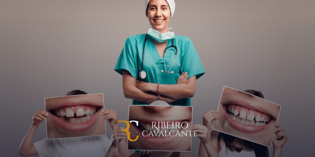 Enfermeiro sorrindo com dois pacientes segurando fotos de sorrisos. Logotipo Ribeiro Cavalcante Advocacia ao centro.