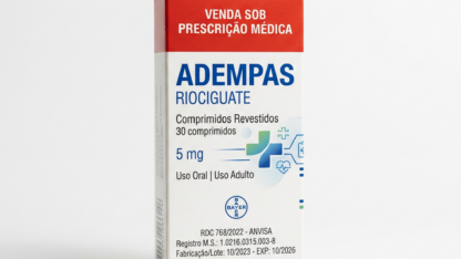 Caixa do medicamento ADEMPAS (RIOCIGUATE) em embalagem farmacêutica brasileira conforme RDC 768/2022 da ANVISA — fabricado por Ribeiro Cavalcante Advocacia