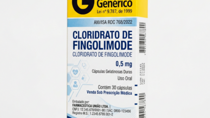 Caixa do medicamento CLORIDRATO DE FINGOLIMODE (CLORIDRATO DE FINGOLIMODE) em embalagem farmacêutica brasileira conforme RDC 768/2022 da ANVISA — fabricado por Ribeiro Cavalcante Advocacia