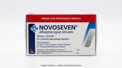 Caixa do medicamento novoseven (alfaeptacogue ativado) em embalagem farmacêutica brasileira conforme rdc 768/2022 da anvisa — fabricado por ribeiro cavalcante advocacia