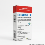 Caixa do medicamento SIGNIFOR LP (PAMOATO DE PASIREOTIDA) em embalagem farmacêutica brasileira conforme RDC 768/2022 da ANVISA — fabricado por Ribeiro Cavalcante Advocacia