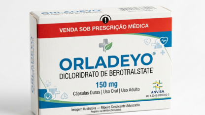 Caixa do medicamento ORLADEYO (DICLORIDRATO DE BEROTRALSTATE) em embalagem farmacêutica brasileira conforme RDC 768/2022 da ANVISA — fabricado por Ribeiro Cavalcante Advocacia