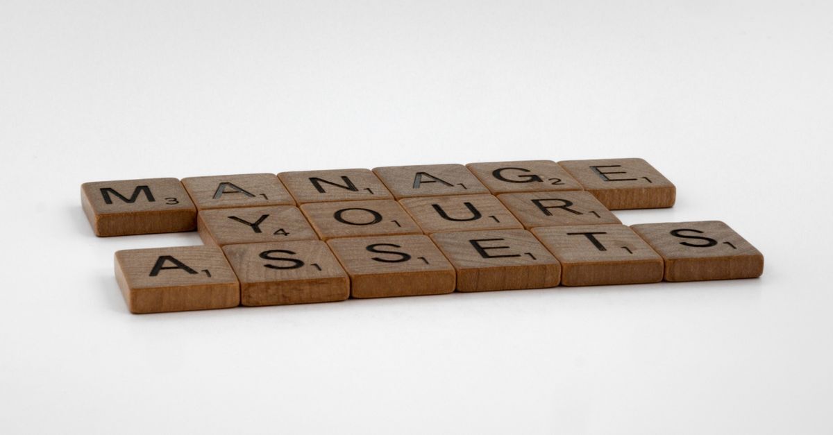 Crimes falimentares inline 2 444947 1784489936 Bilhetes de madeira formando a frase 'manage your assets'.