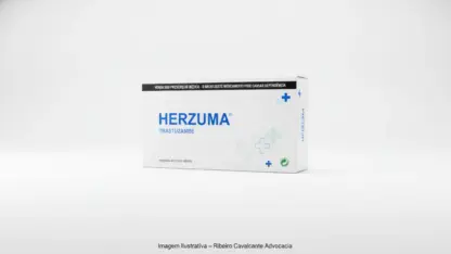 Caixa do medicamento herzuma (trastuzumabe) em embalagem farmacêutica brasileira conforme rdc 768/2022 da anvisa