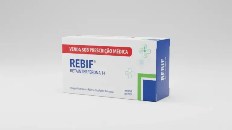 Caixa do medicamento rebif (betainterferona 1a) em embalagem farmacêutica brasileira conforme rdc 768/2022 da anvisa